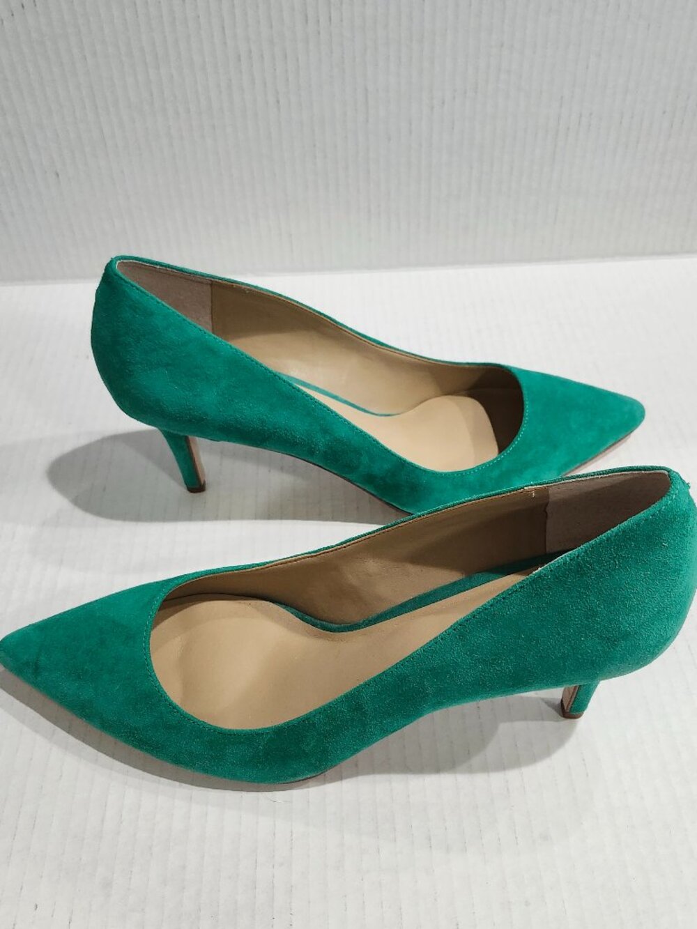 Ann Taylor Eryn Suede Pump, Pepper Green, Size 9.5, NWOT